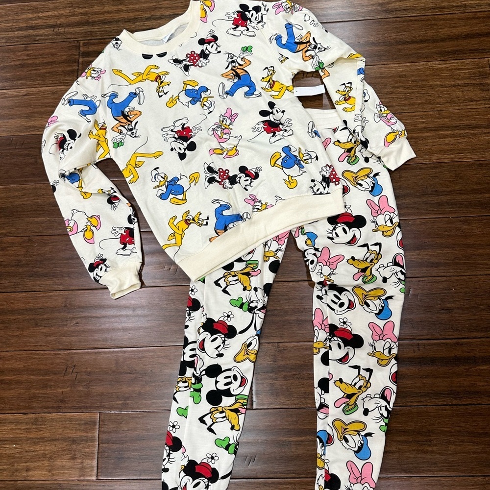 Disney Women’s Pajamas - Colorful Cartoon Print size XS